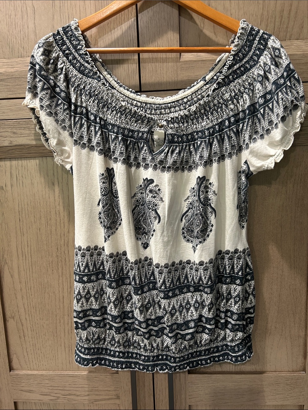 Lucky Brand Women's Off-Shoulder Black & White Paisley Cotton Top